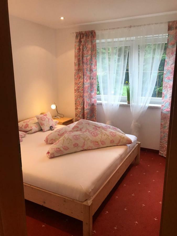 Ferienwohnung Julia Brixen im Thale Luaran gambar