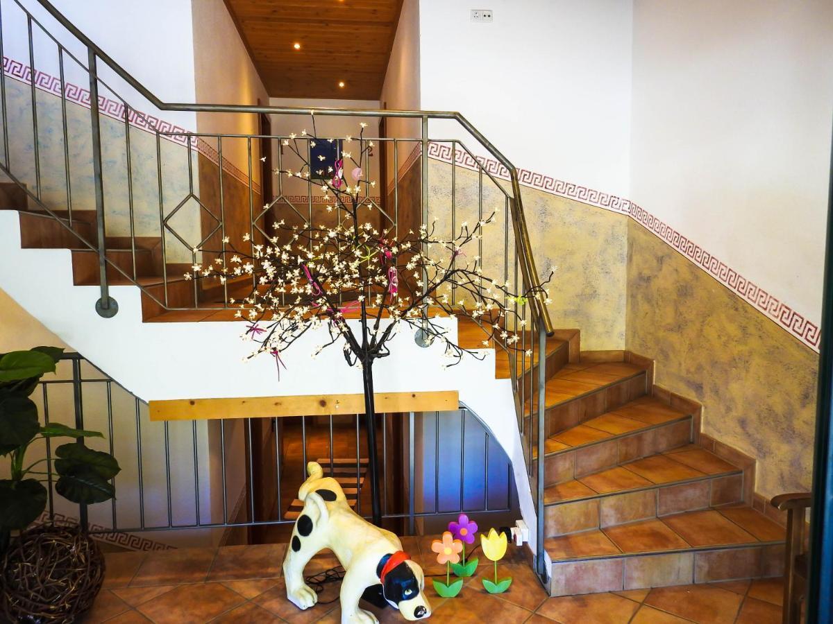 Ferienwohnung Julia Brixen im Thale Luaran gambar