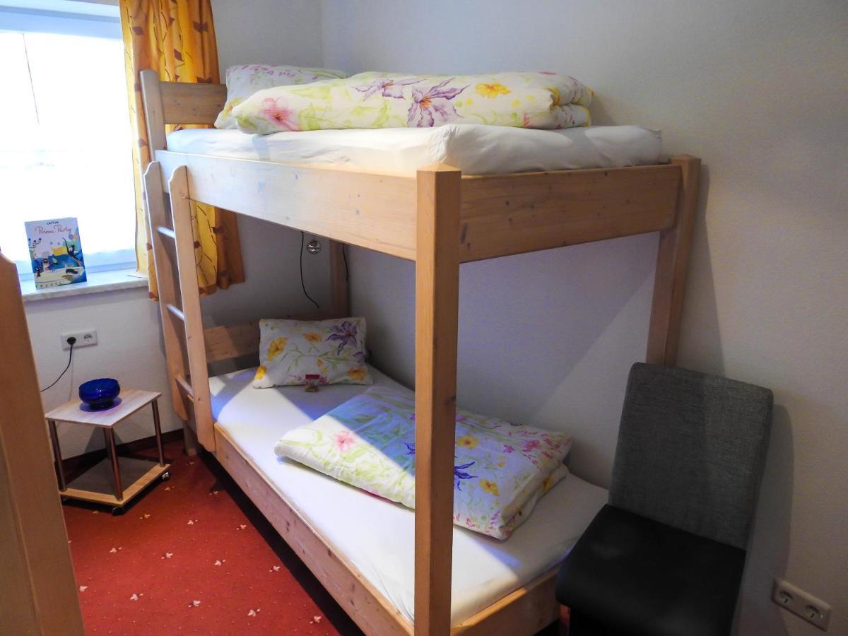 Ferienwohnung Julia Brixen im Thale Luaran gambar